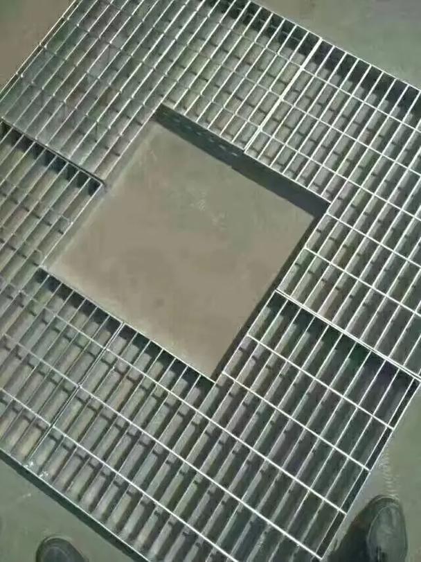 装饰装潢与建材安全 防坠物网护栏网的应用与重要性